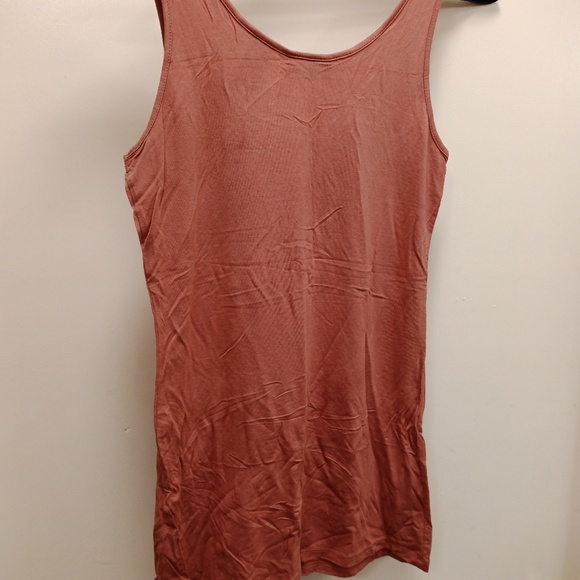 Tank - Picture 2 of 2